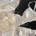 Slim Fit French Lace Support Bra